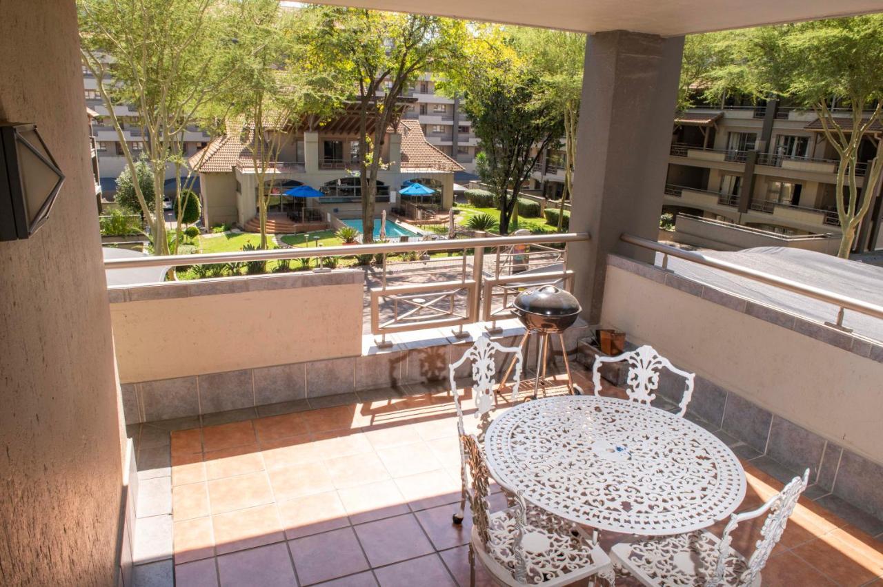 Grayston Exec Apartments Johannesburg Exterior photo