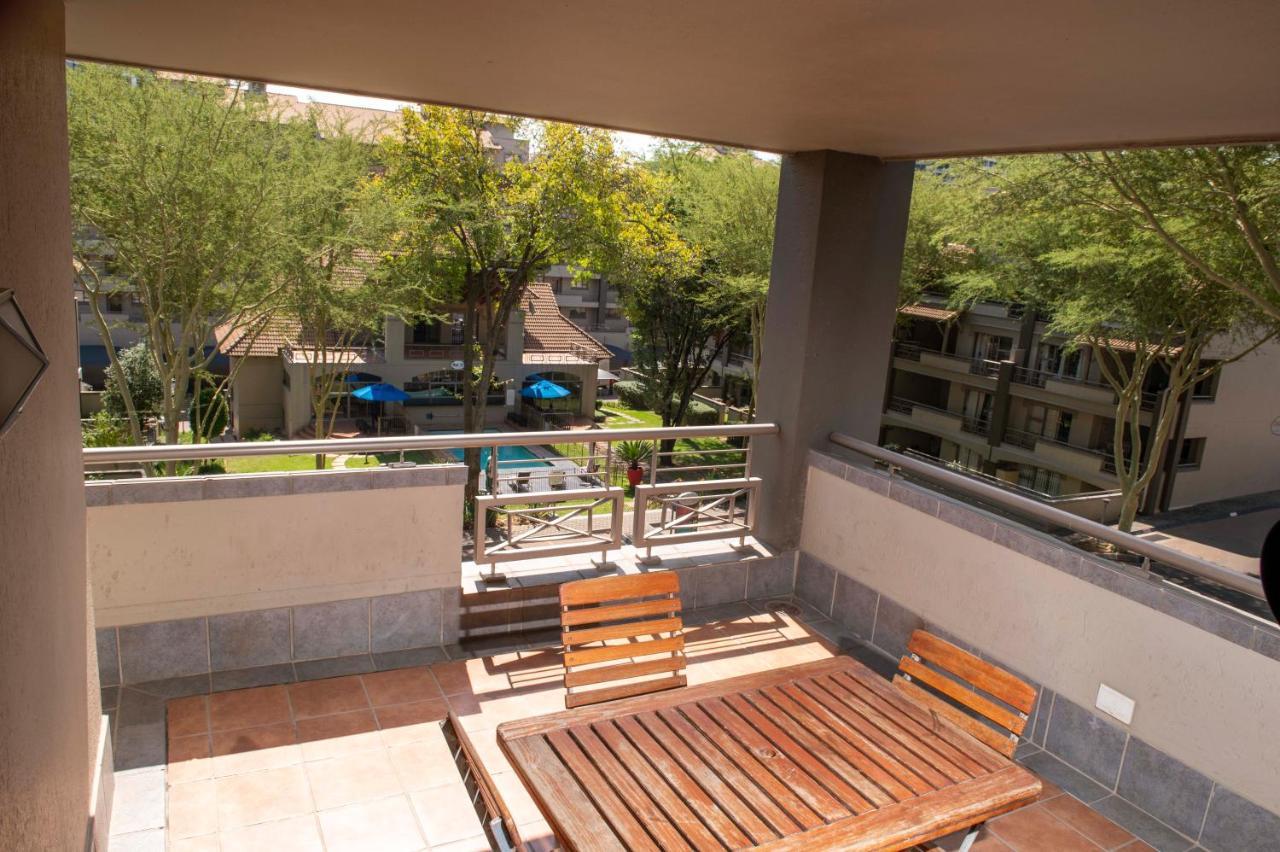 Grayston Exec Apartments Johannesburg Exterior photo